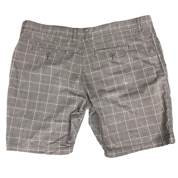KENNETH COLE Men's Dark Grey Plaid Flat Front Shorts Size 40 - Picture 2 of 11